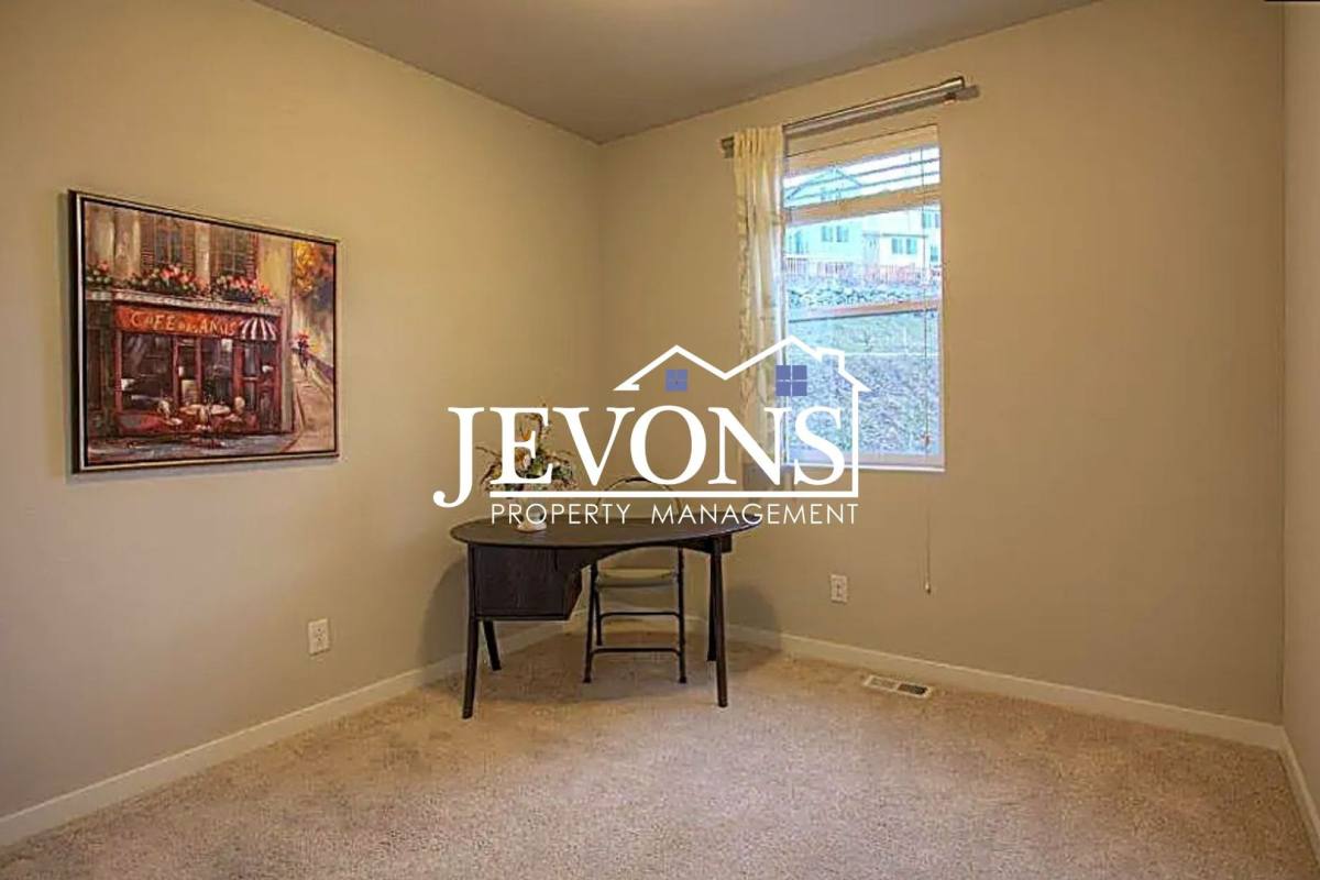 House for rent at 1399 NE Hickory Lane, Issaquah, WA 98029