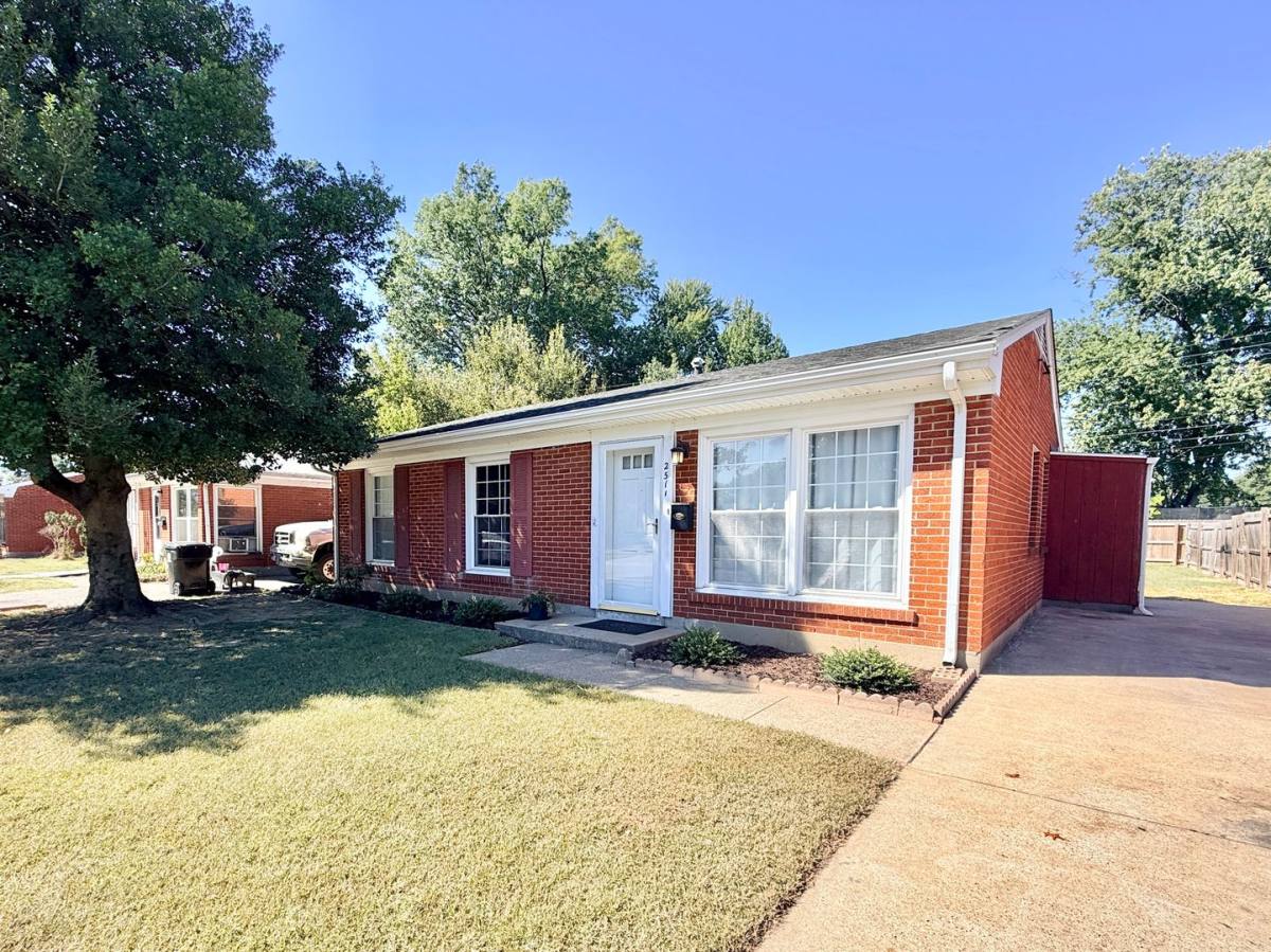 House for rent at 2511 Meadow Dr, Louisville, KY 40218