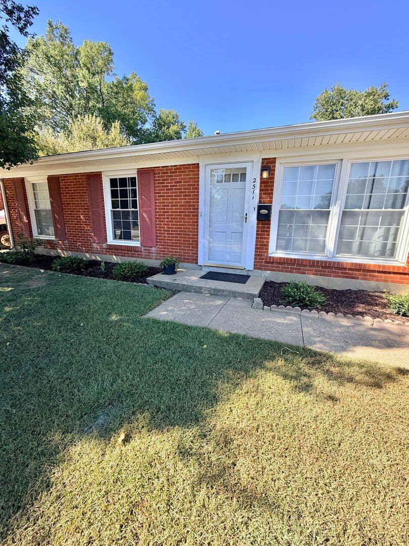 House for rent at 2511 Meadow Dr, Louisville, KY 40218