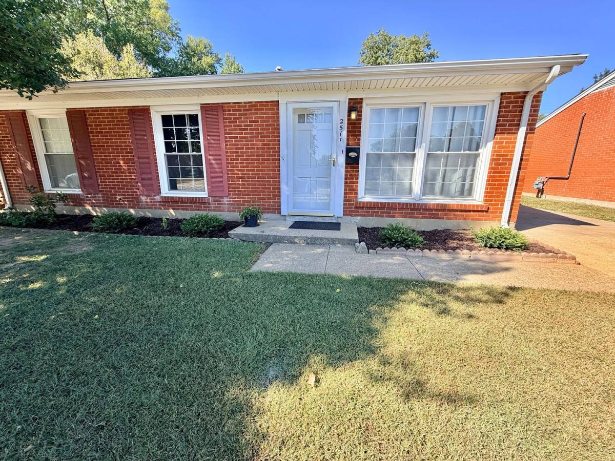 House for rent at 2511 Meadow Dr, Louisville, KY 40218