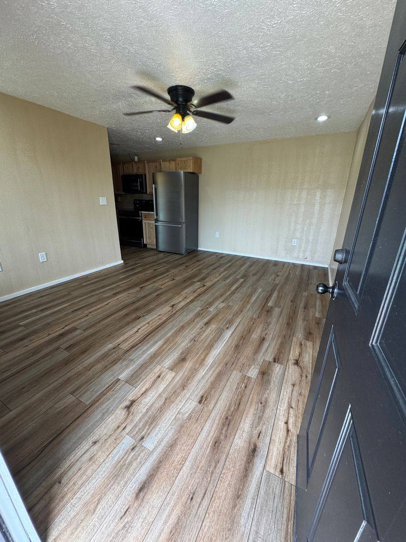 Apartment for rent at 1623 S Pike Ave, Bolivar, MO 65613