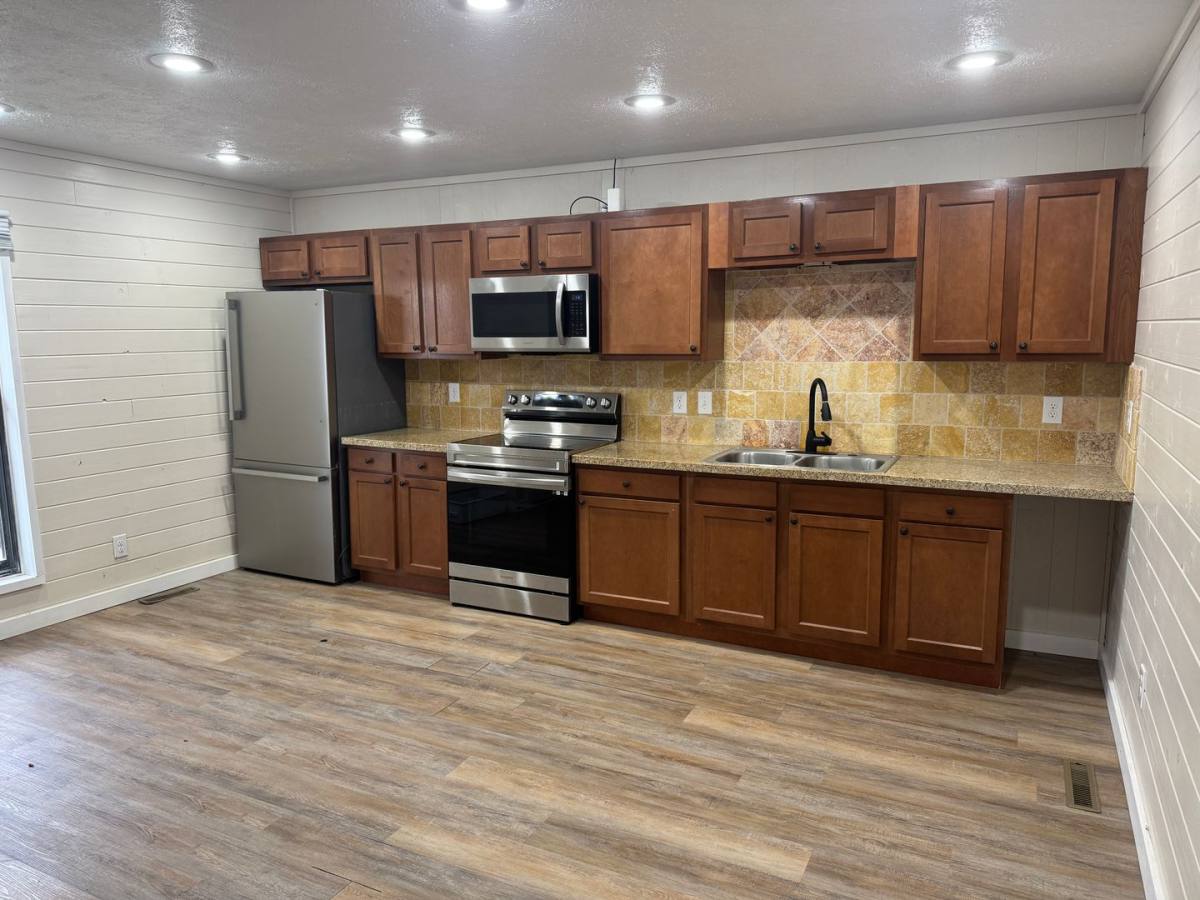 Apartment for rent at 1623 S Pike Ave, Bolivar, MO 65613