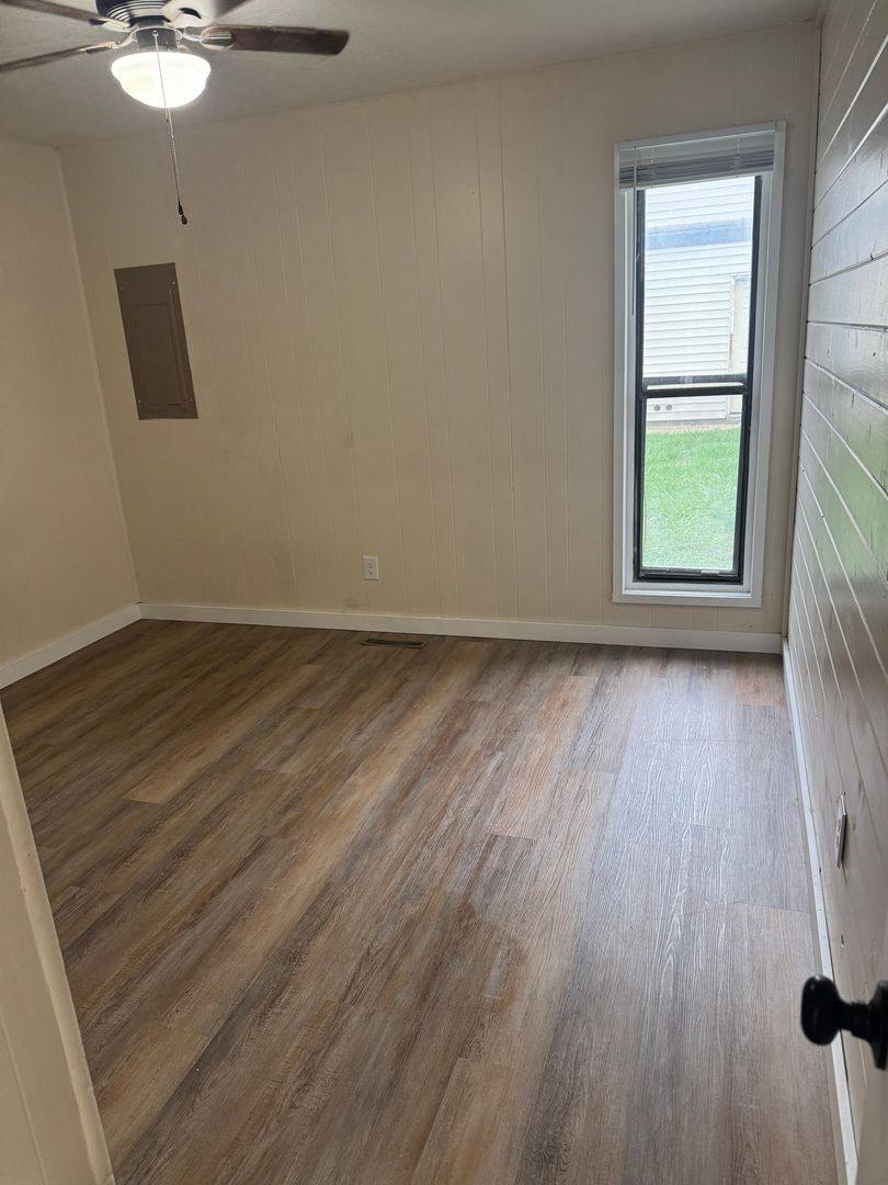 Apartment for rent at 1623 S Pike Ave, Bolivar, MO 65613