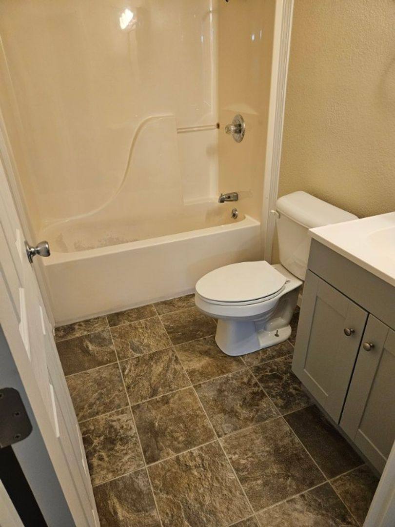 Apartment for rent at 2, 8 & 10 S Fleming St, Farmington, MO 63640