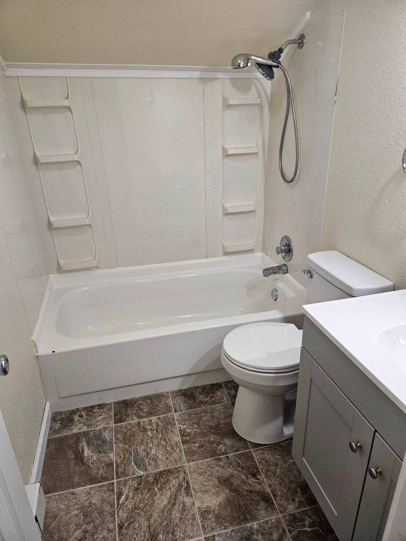 Apartment for rent at 2, 8 & 10 S Fleming St, Farmington, MO 63640