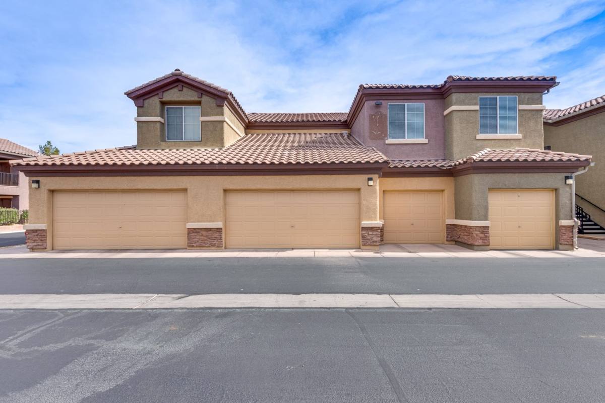 Apartment for rent at 6868 Sky Pointe Dr, Las Vegas, NV 89131