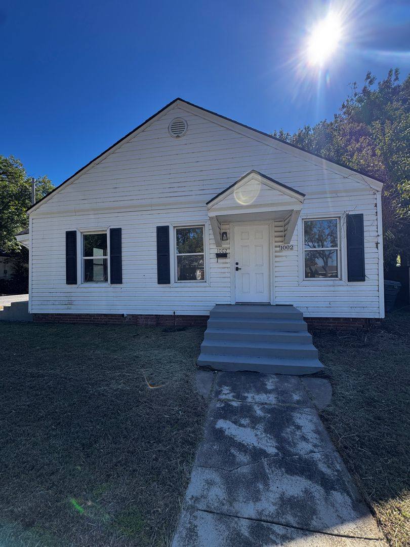 Townhouse for rent at 1000 1002 McLish, Ardmore, OK 73401