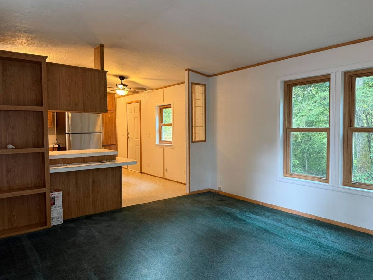 House for rent at 38595 Sodaville Waterloo Rd, Lebanon, OR 97355
