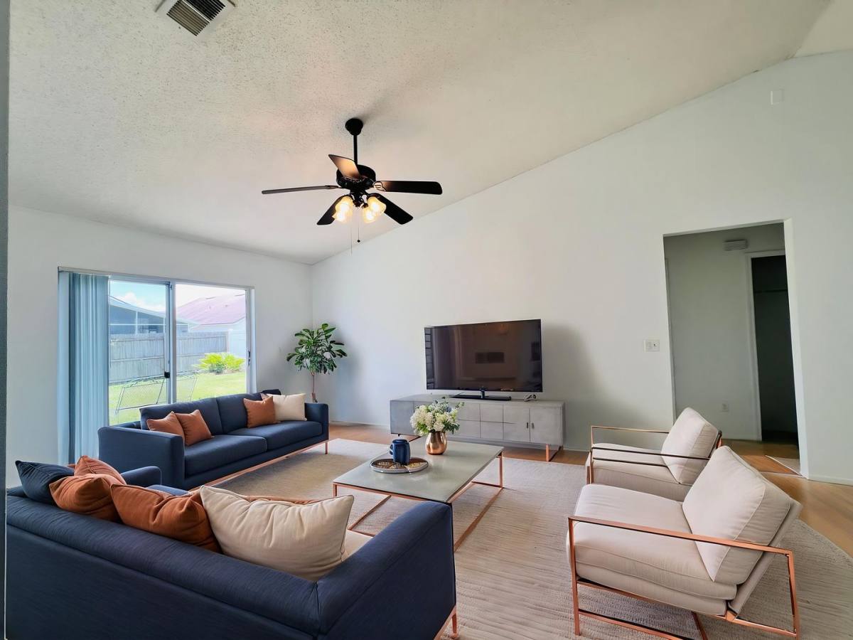 209 Indian Point Circle, Kissimmee, FL 34746 - House for Rent - Image 2