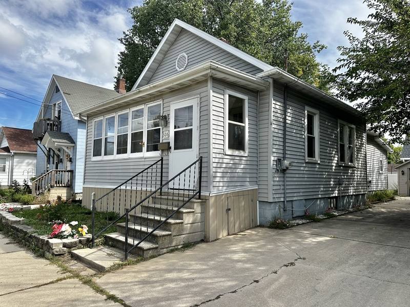 House for rent at 606 N Baird St, Green Bay, WI 54302
