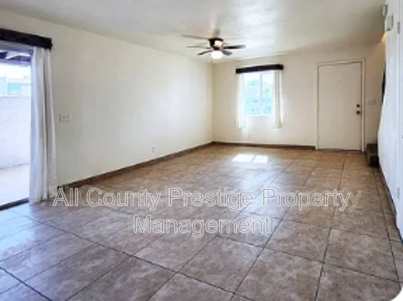 7524 N 47th Dr, Glendale, AZ 85301 - Townhouse for Rent - Image 4