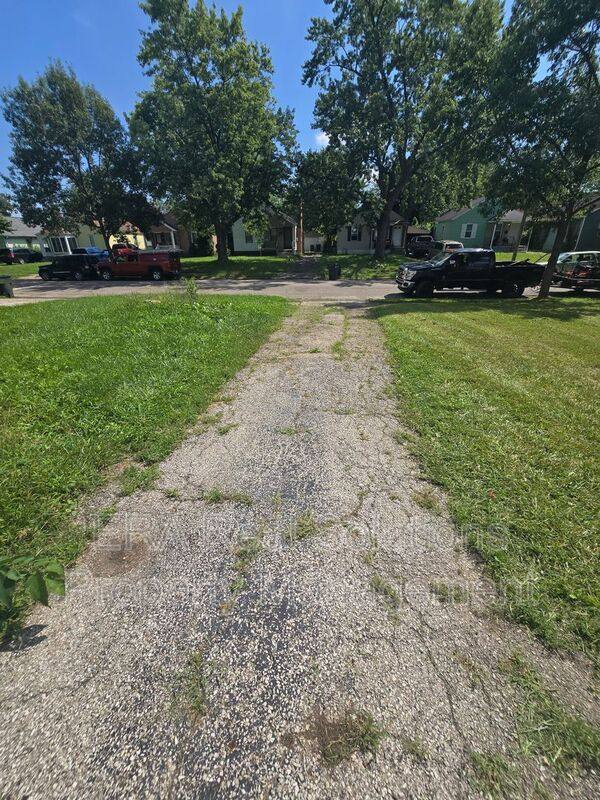 House for rent at 329 S Weyant Ave, Columbus, OH 43213