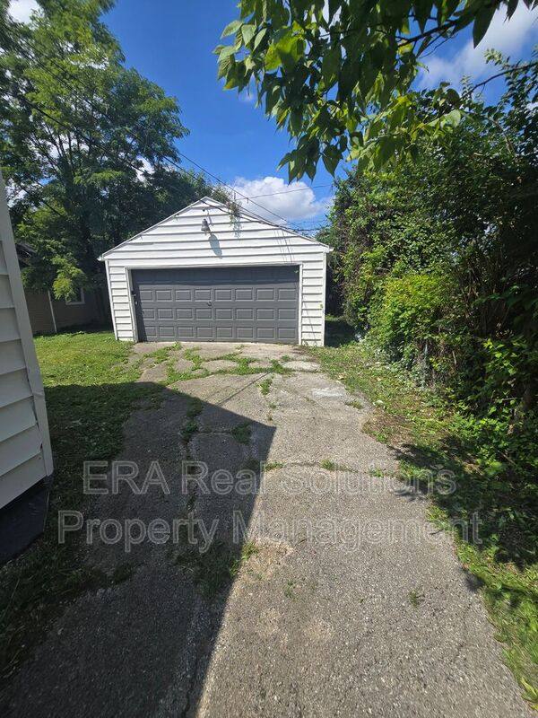 House for rent at 329 S Weyant Ave, Columbus, OH 43213