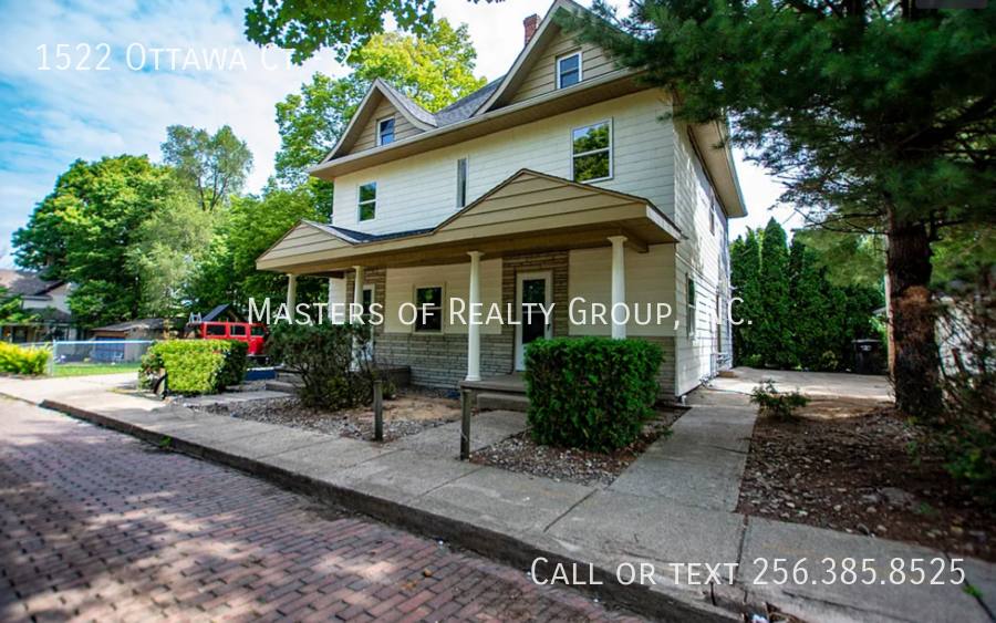 Apartment for rent at 1522 Ottawa Court #2, South Bend, IN 46613