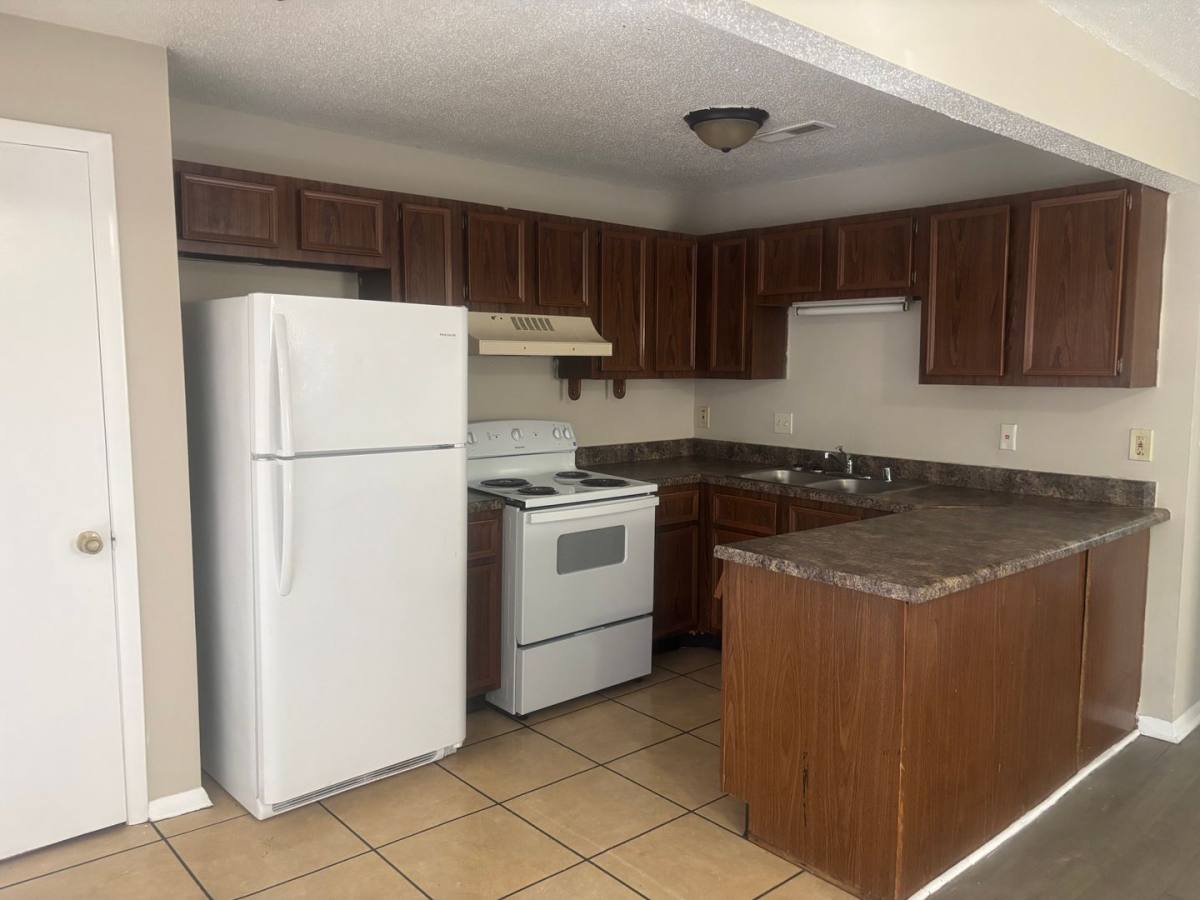 Apartment for rent at 3925 Highridge Dr SW, Huntsville, AL 35802