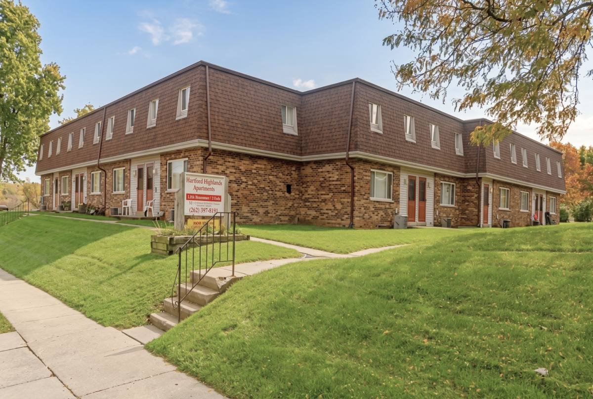 Townhouse for rent at 653 E Monroe Ave #653, Hartford, WI 53027