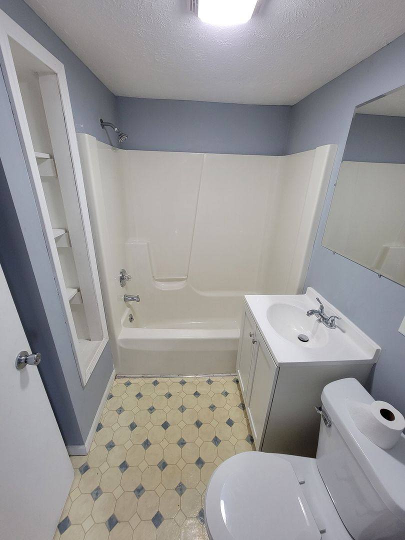 Apartment for rent at 1007 E Percy, Springfield, IL 62702