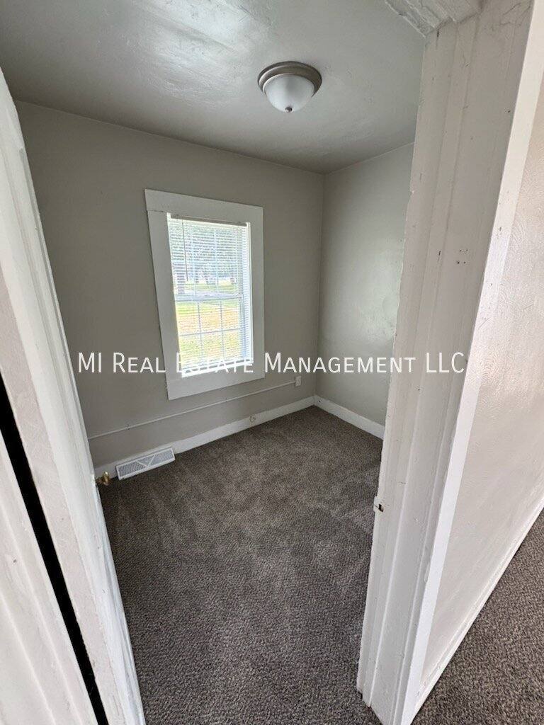 House for rent at 634 Catawba Ave, Muskegon, MI 49442