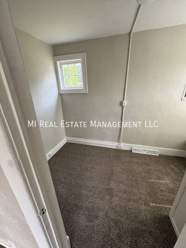 House for rent at 634 Catawba Ave, Muskegon, MI 49442