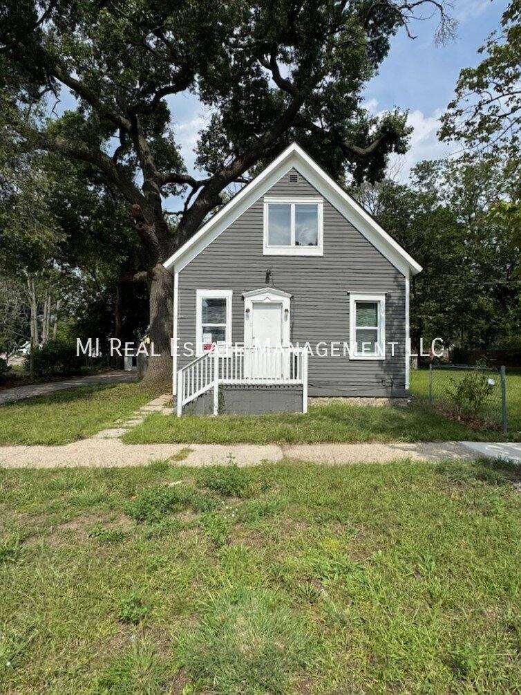 House for rent at 634 Catawba Ave, Muskegon, MI 49442