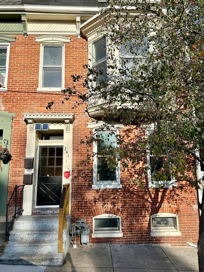 Apartment for rent at 241 N Newberry St #2, York, PA 17401