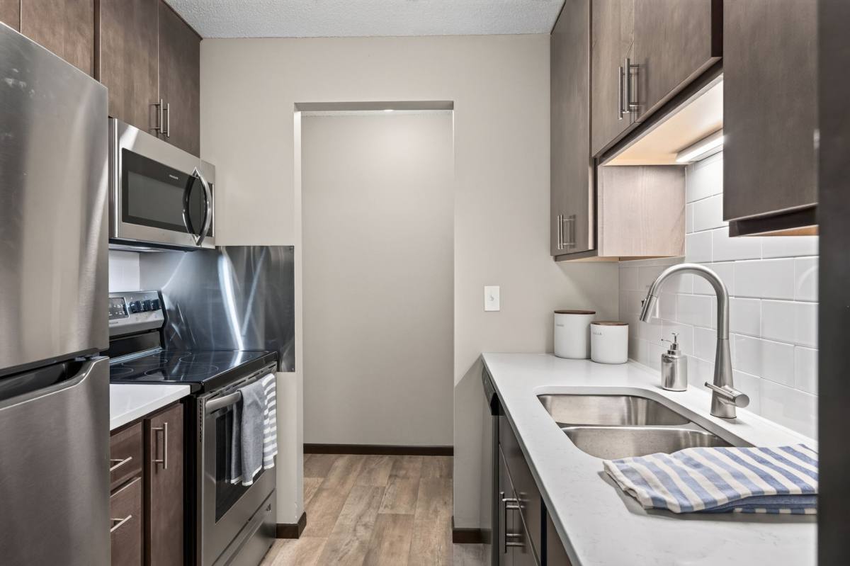 Shoreview Grand, 577 Harriet Ave, St. Paul, MN 55126 - Apartment for Rent - Image 10