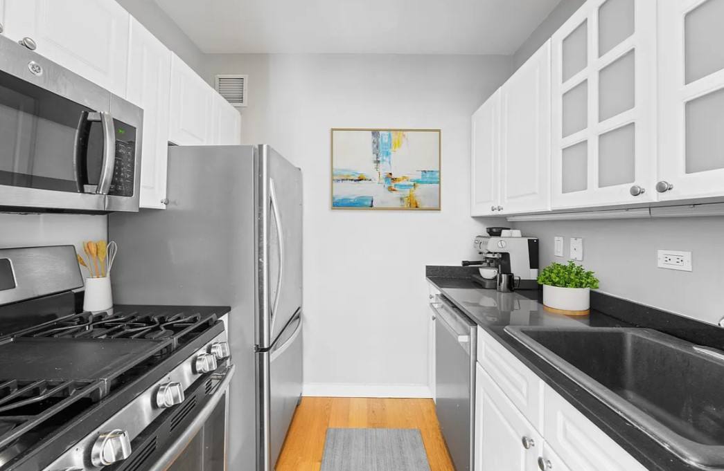 7 Washington St #2135, New York, NY 10004 - Apartment for Rent - Image 3