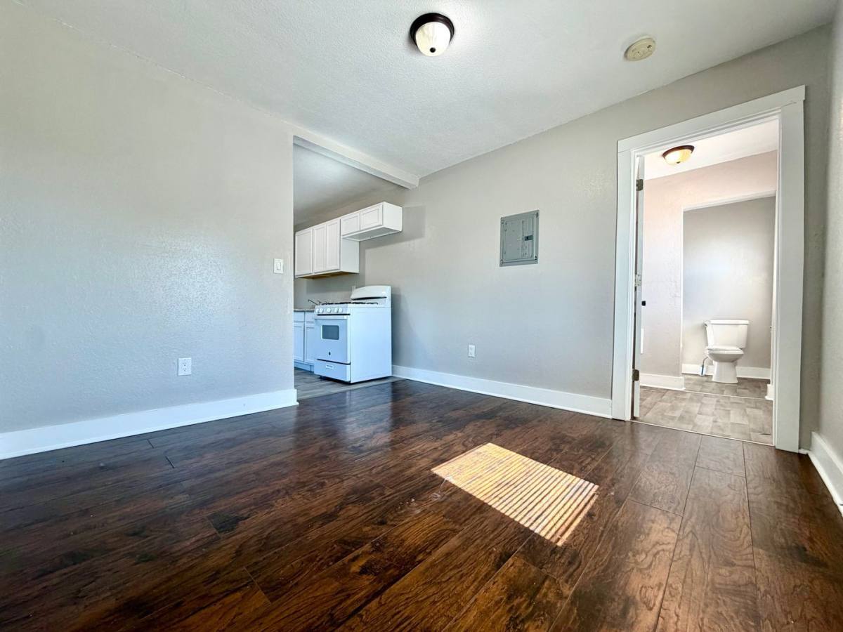 Apartment for rent at 2825 Sanford St #5, Muskegon, MI 49444