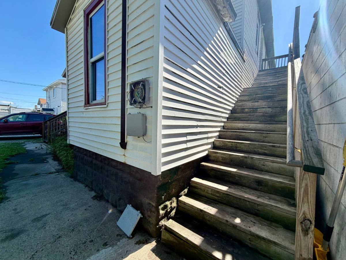 Apartment for rent at 2825 Sanford St #5, Muskegon, MI 49444
