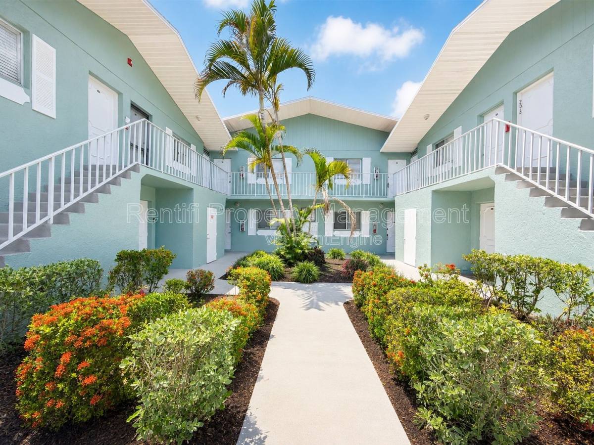 Condo for rent at 8093 Country Rd #204, Fort Myers, FL 33919