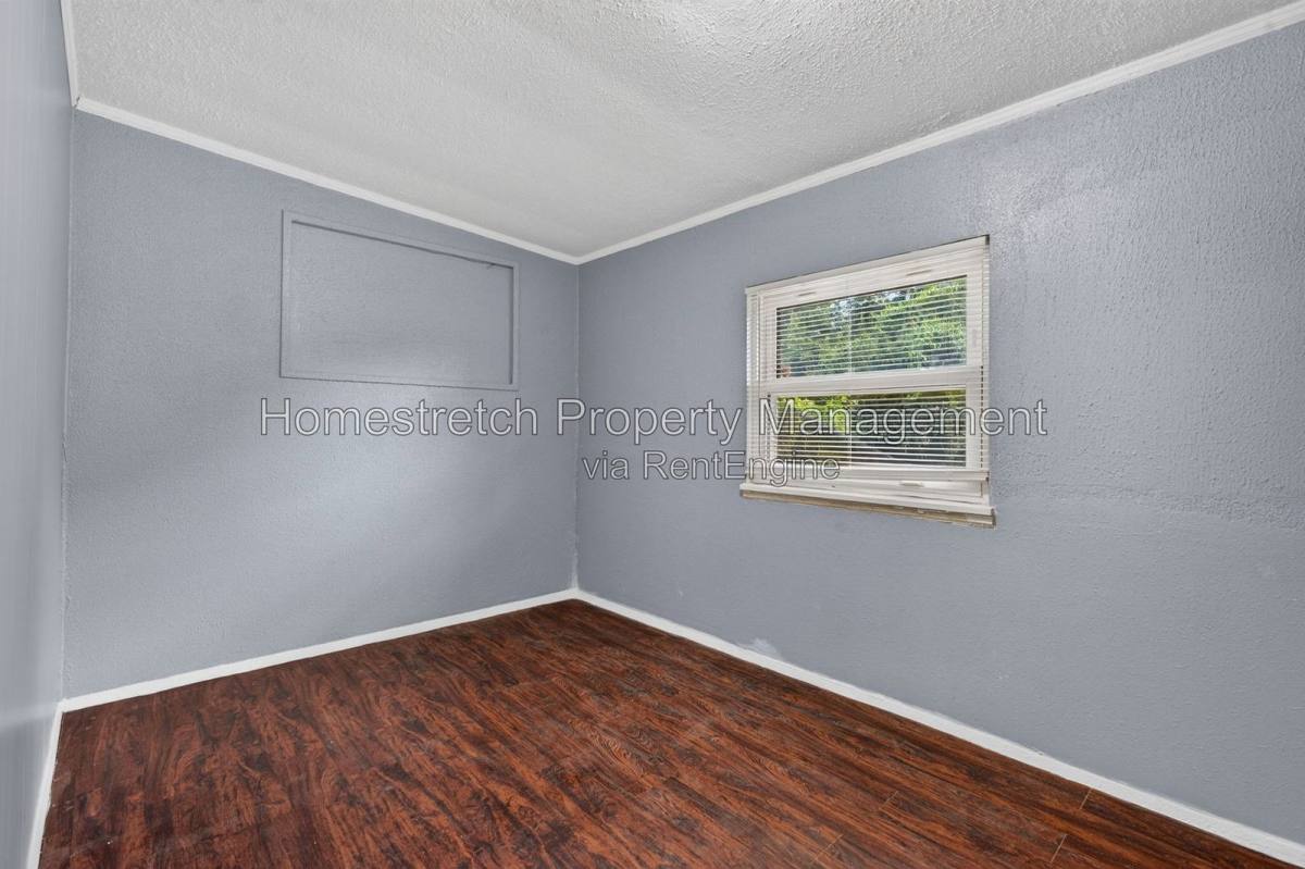 House for rent at 452 Bluff Dr, St. Louis, MO 63137