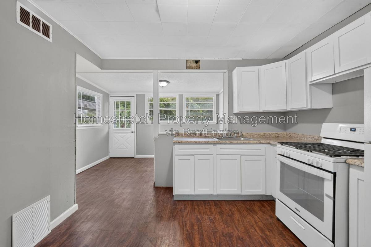 House for rent at 452 Bluff Dr, St. Louis, MO 63137