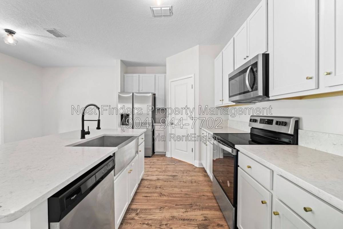 House for rent at 2078 Dutton Island Oaks Way, Atlantic Beach, FL 32233