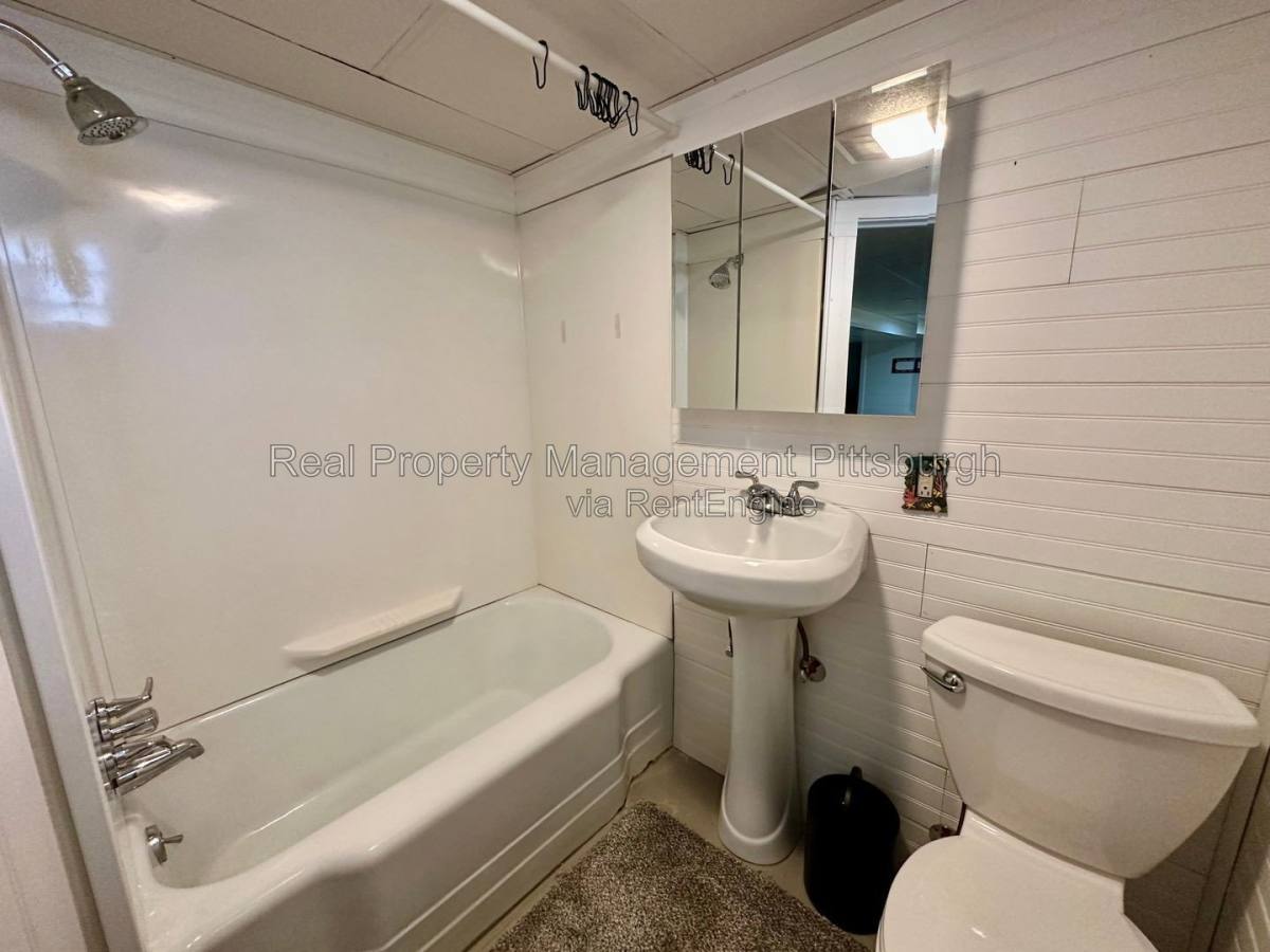 House for rent at 1130 Downlook St, Pittsburgh, PA 15201