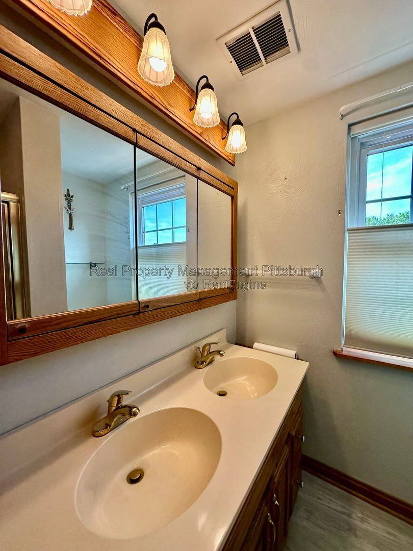 House for rent at 1130 Downlook St, Pittsburgh, PA 15201