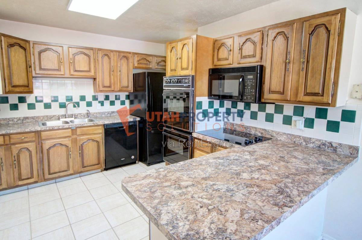 House for rent at 1532 W Dupont Ave, Salt Lake City, UT 84116
