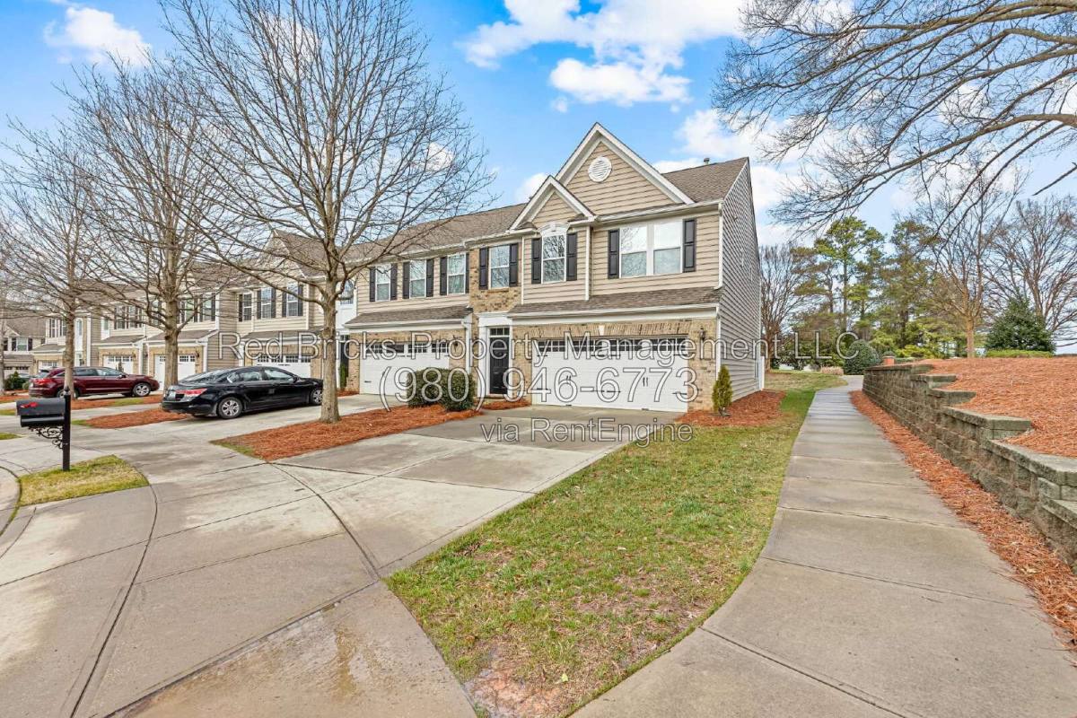 12022 Elizabeth Madison Court, Charlotte, NC 28277 - Townhouse for Rent - Image 2