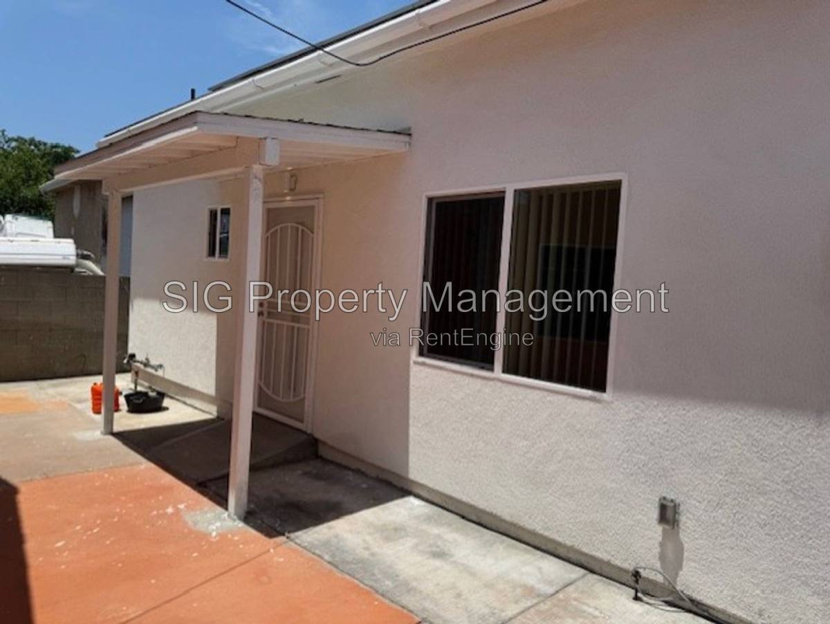 Townhouse for rent at 7747 Valmont St, Tujunga, CA 91042