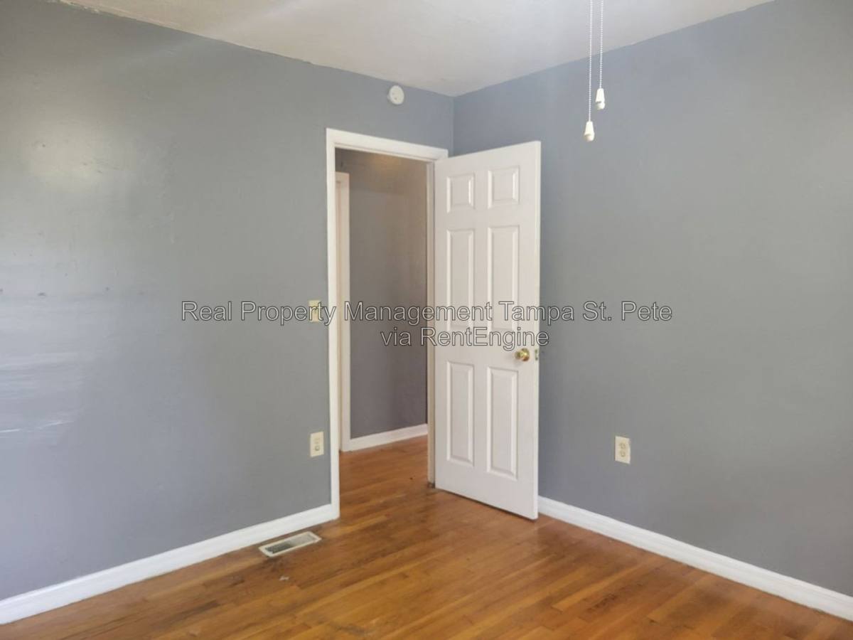 Apartment for rent at 7210 Westinghouse Ave #2, Tampa, FL 33619