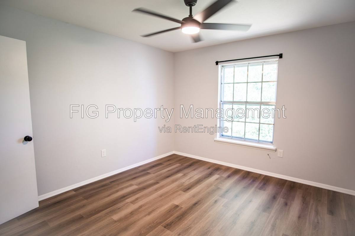Apartment for rent at 7500 Falling Leaves Circle NW #4, Knoxville, TN 37909