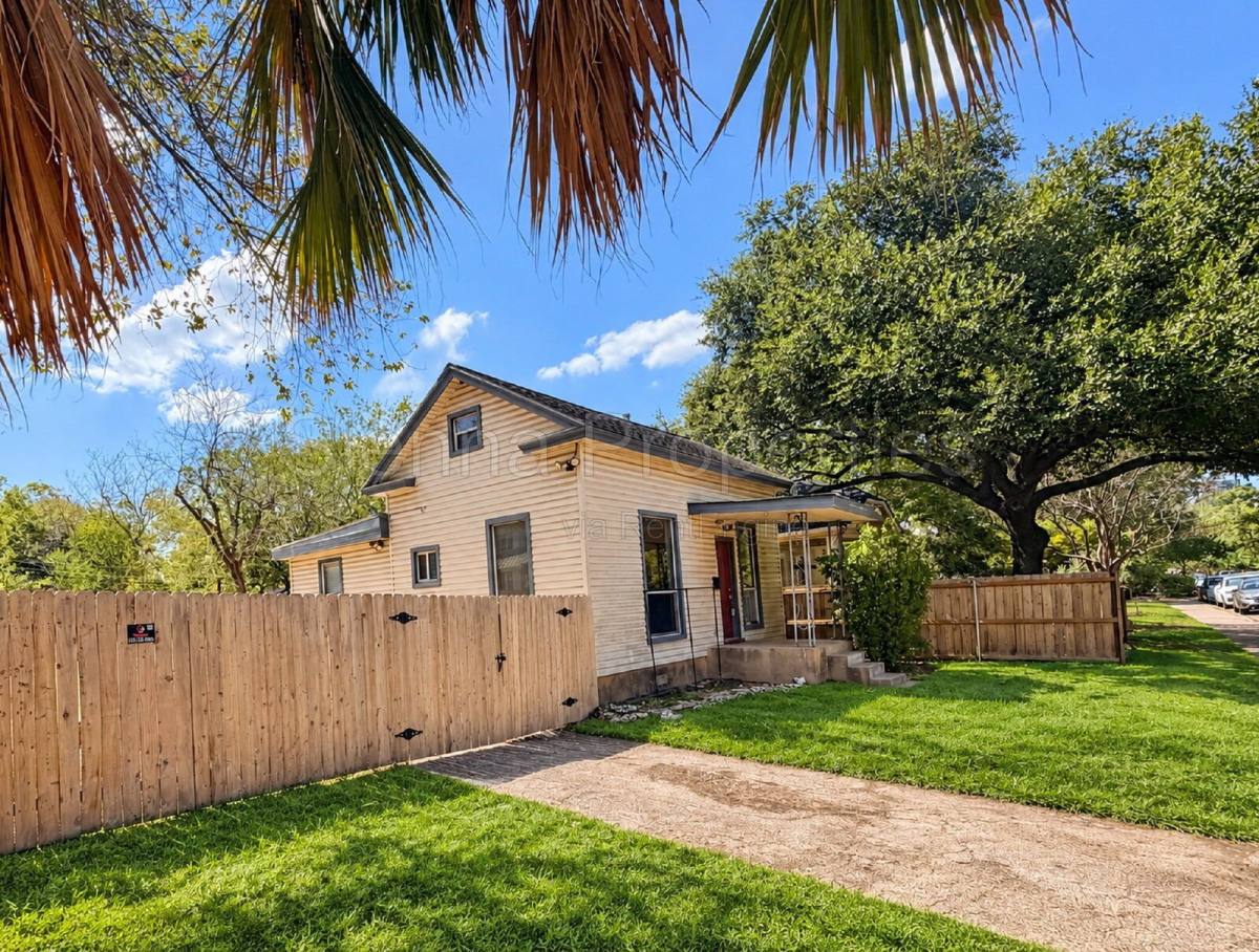 House for rent at 1509 Willow St, Austin, TX 78702