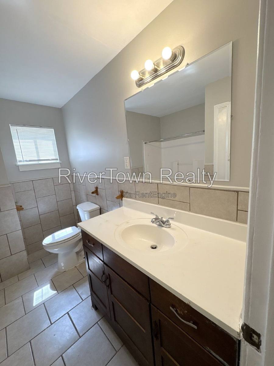 Apartment for rent at 1976 Goldbrier Lane, Memphis, TN 38134