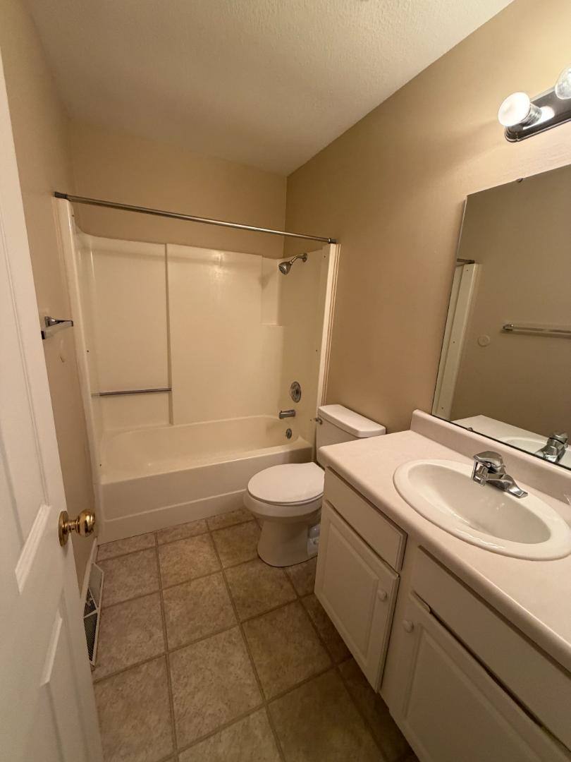 Apartment for rent at 117 Ventura Ave #6, Jefferson City, MO 65109