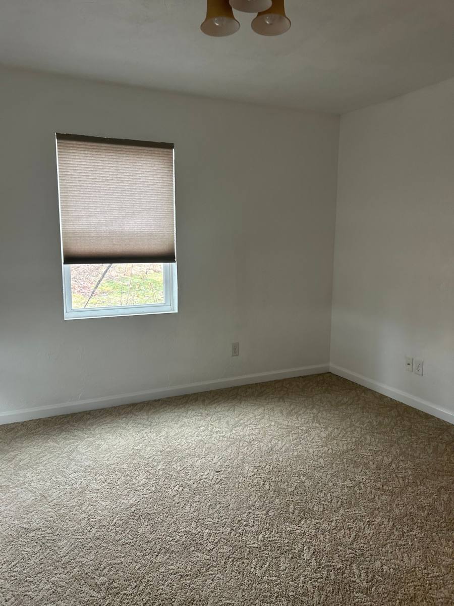 House for rent at 1047 Myers Rd, Greensburg, PA 15601