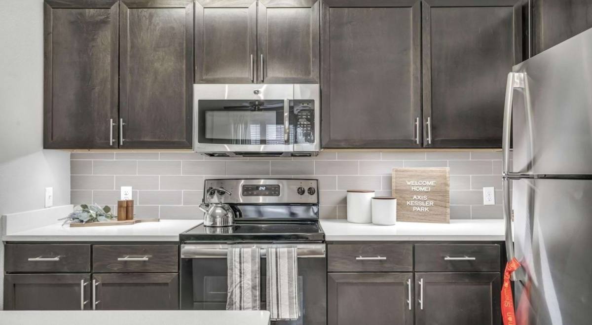 Apartment for rent at 2400 Fort Worth Ave #3211, Dallas, TX 75211