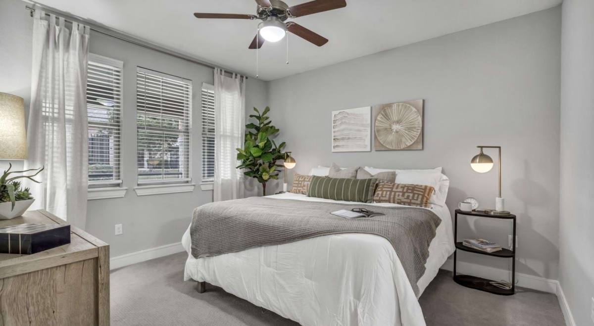 Apartment for rent at 2400 Fort Worth Ave #3211, Dallas, TX 75211