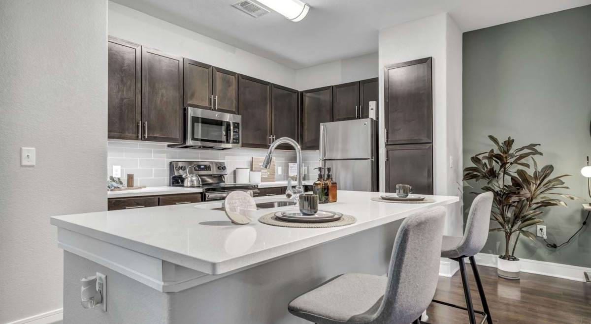 Apartment for rent at 2400 Fort Worth Ave #3211, Dallas, TX 75211