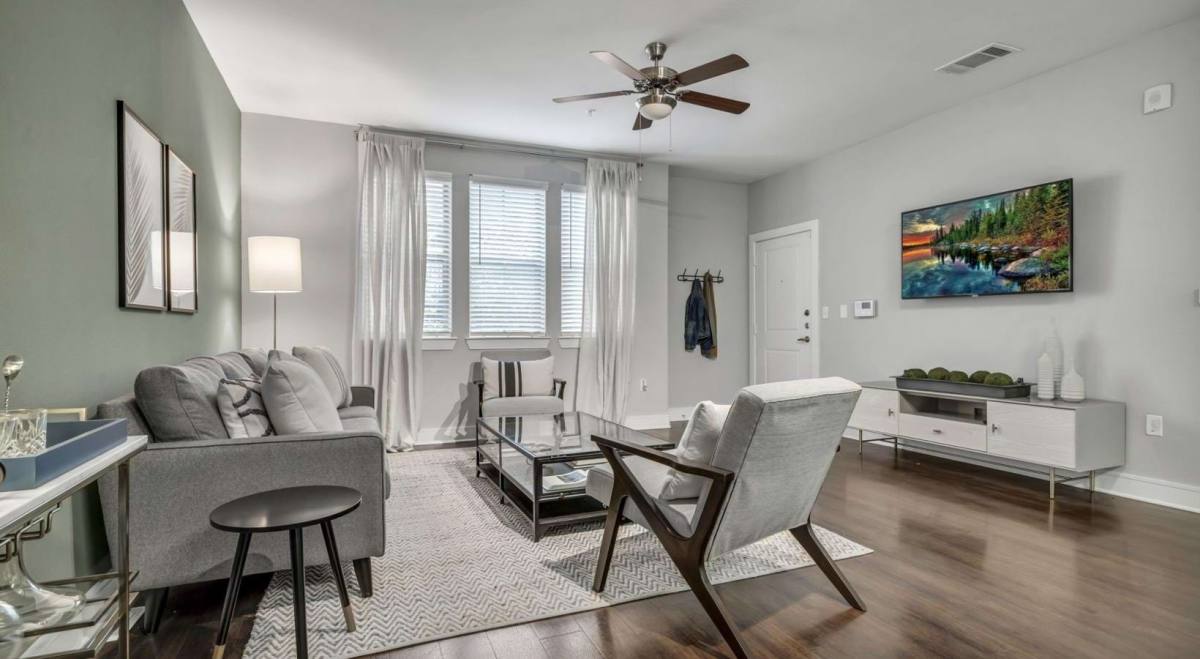Apartment for rent at 2400 Fort Worth Ave #3211, Dallas, TX 75211