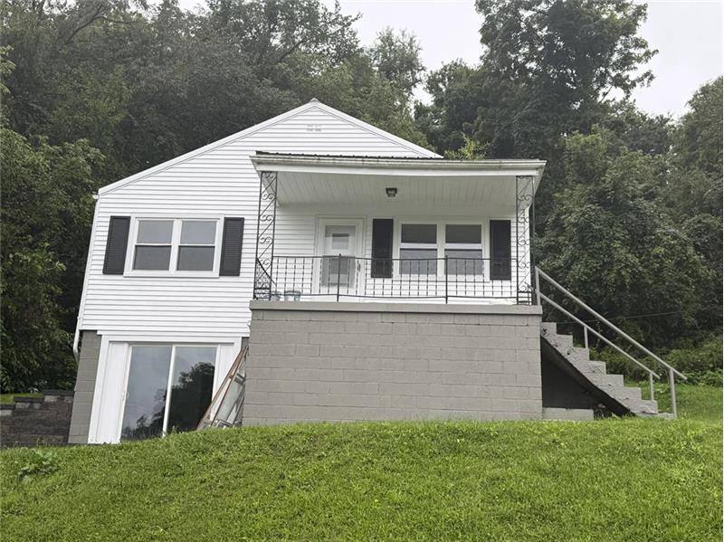 Apartment for rent at 126 Ohio St, Mingo Junction, OH 43938
