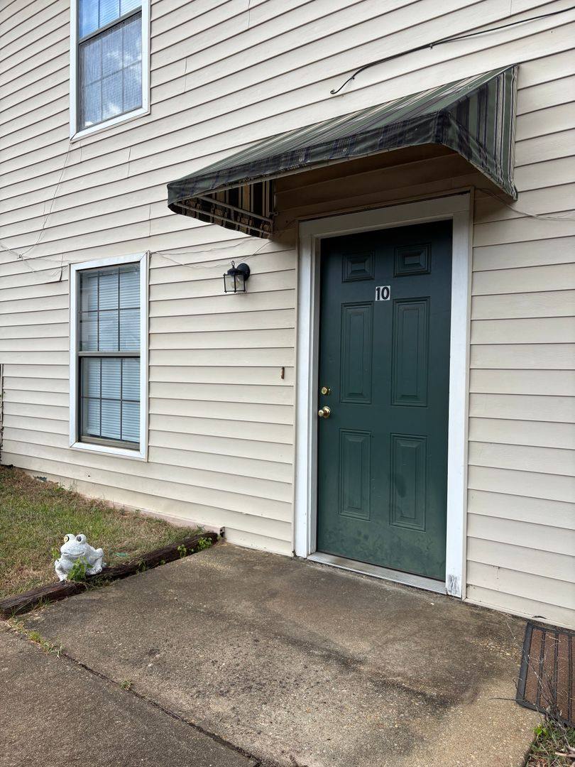 Apartment for rent at 514 S Three Notch St, Troy, AL 36081